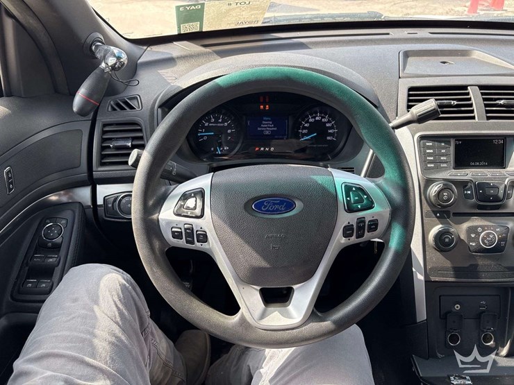 2015-ford-explorer-image-14