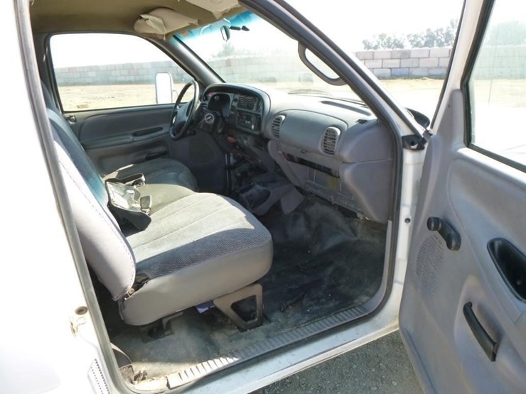 1999-dodge-ram-3500-image-16