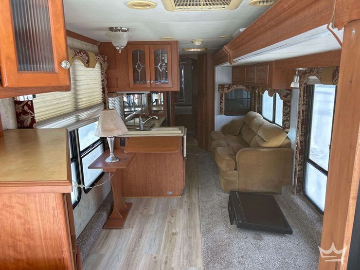 2006-freightliner-tuscany-4077-40ft-class-a-motorhome-image-26