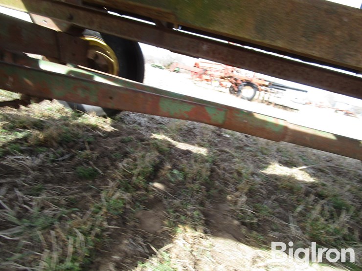 1025-gallon-water-tank-on-trailer-image-14