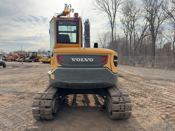 2016-volvo-ecr88d-image-4