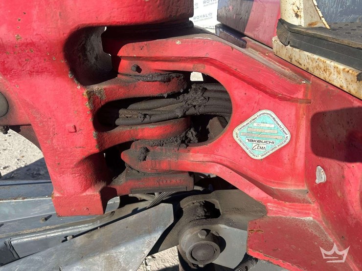 2014-takeuchi-tb260-image-13