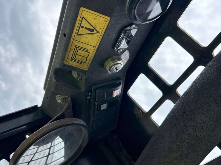 2023-asv-rt-25-posi-track-compact-track-loader-skid-steer-image-12