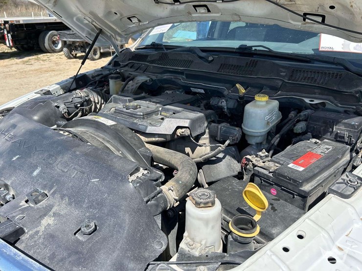 2015-ram-5500-rki-10ft.-utility-flatbed-truck-image-9