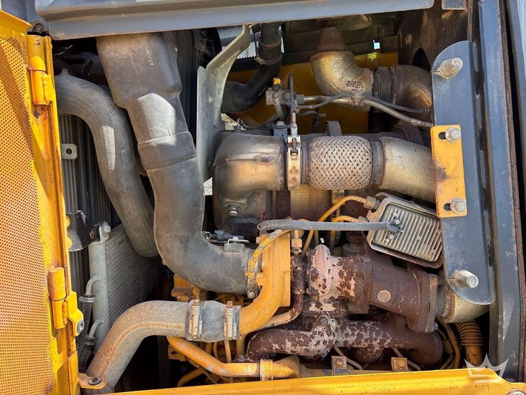 2014-deere-650k-lgp-image-7