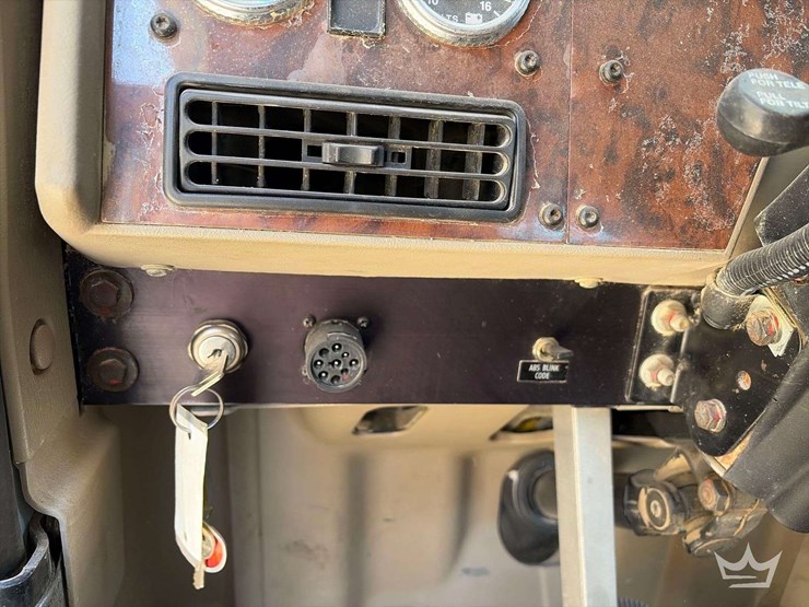 2015-international-paystar-5900i-24ft.-flatbed-truck-image-8