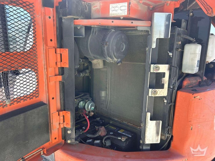 2015-hitachi-zx75us-image-10