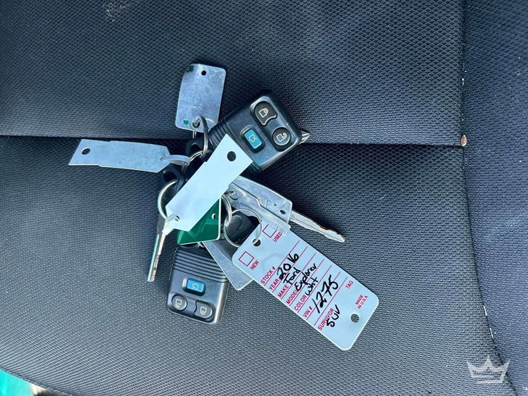 2016-ford-explorer-image-23