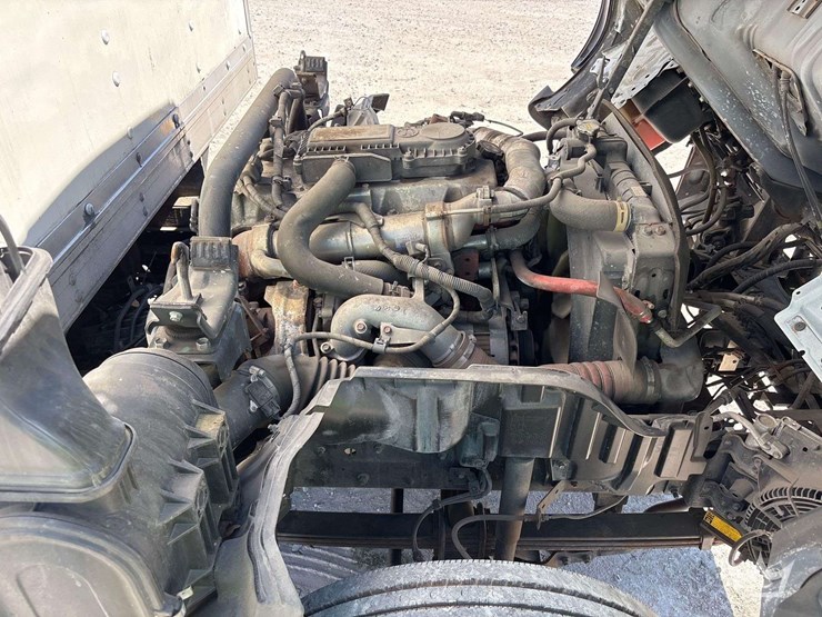 2018-hino-195-image-19