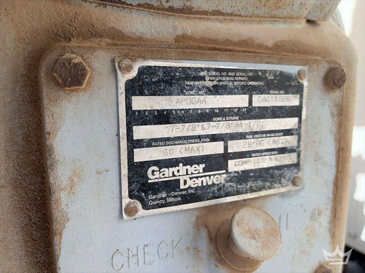 2001-peterbilt-378-image-28