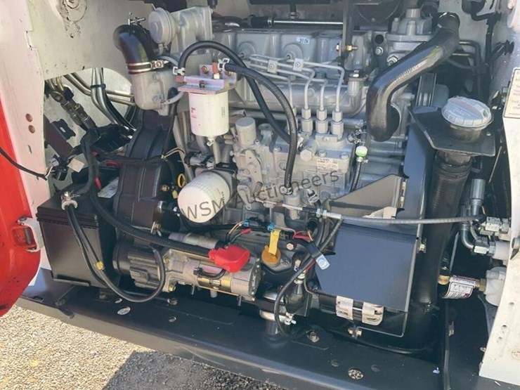 2015-bobcat-s750-image-10