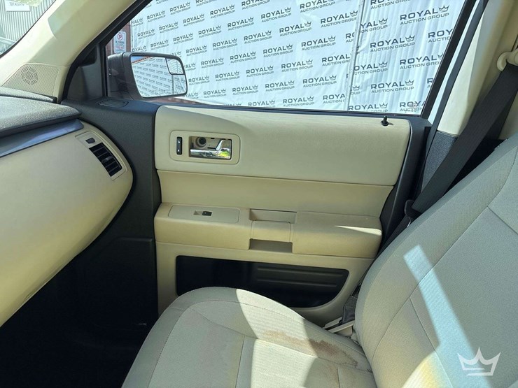 2016-ford-flex-image-21