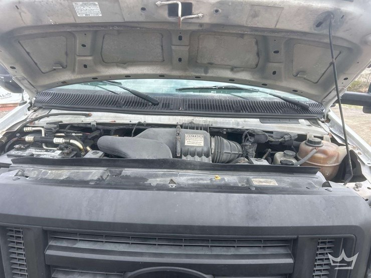 2012-ford-e350-image-7