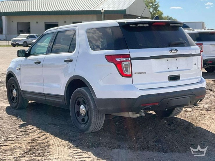 2015-ford-explorer-image-4