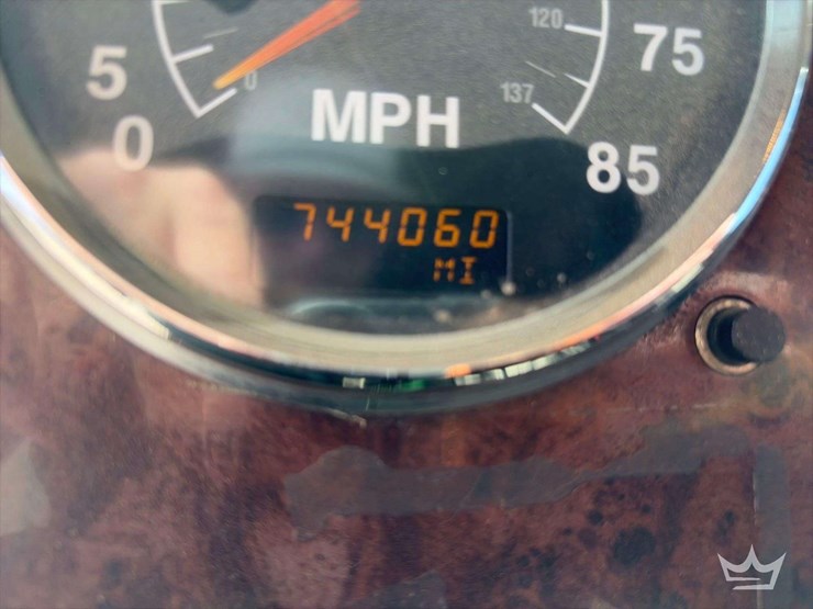 2007-international-9400i-t/a-sleeper-cab-truck-tractor-image-8