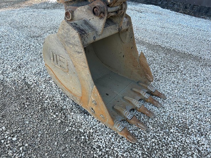 hitachi-zx135us-6-image-8