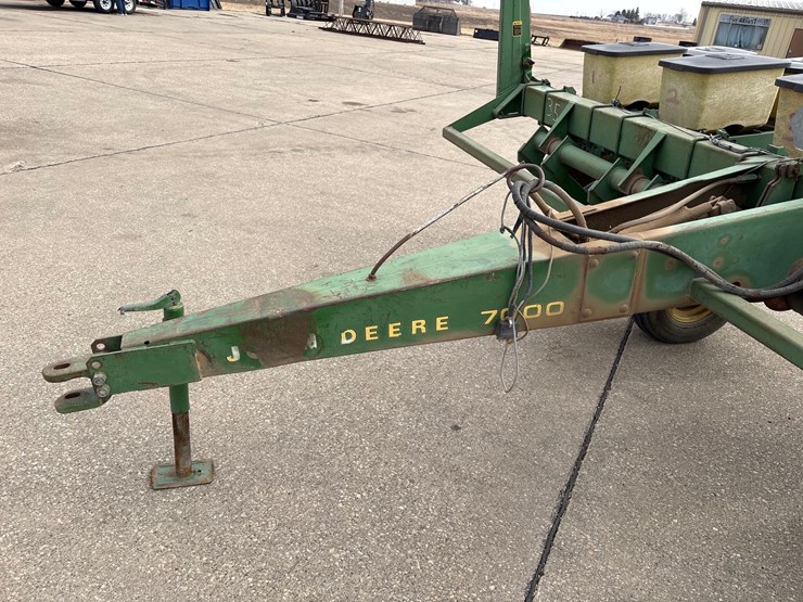 john-deere-7000-image-22