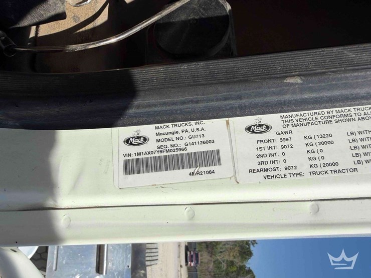 2015-mack-gu713-t/a-day-cab-truck-tractor-image-3