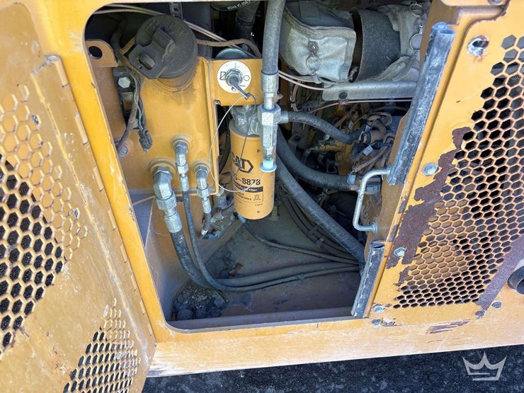 2014-caterpillar-cb54b-image-6