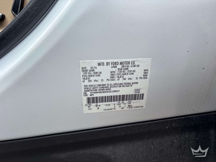 2016-ford-explorer-image-5