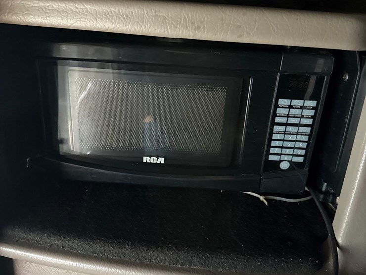 2016-peterbilt-389-image-89