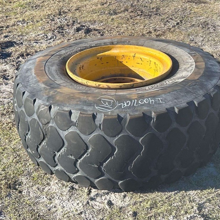 Double Coin 23.5R25 Tractor Tire