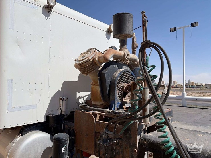 2001-peterbilt-378-image-26