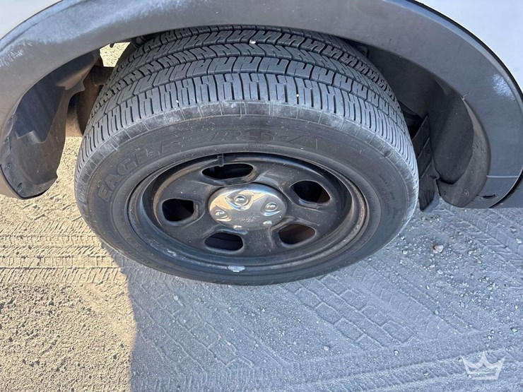 2015-ford-explorer-image-24