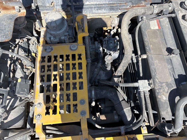 2020-komatsu-pc210-lc-image-16