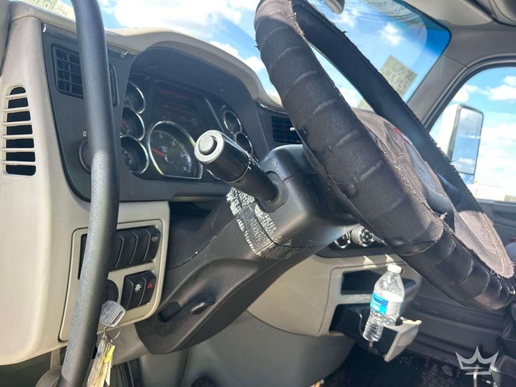 2019-peterbilt-579-image-16