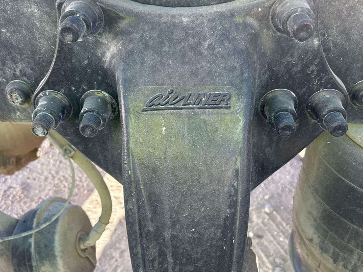 2013-freightliner-cascadia-125-image-32