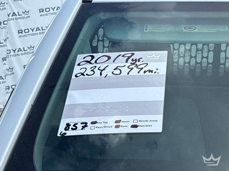 2019-chevrolet-silverado-2500hd-image-32