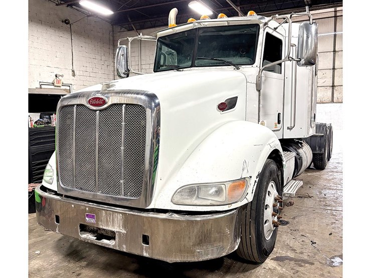 2014-peterbilt-386-image-1