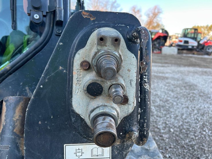 bobcat-t550-image-11