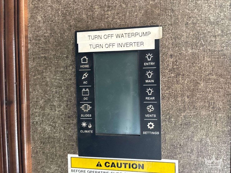 2018-freightliner-thor-venetian-400xcr-a40-41ft.-class-a-motorhome-image-30