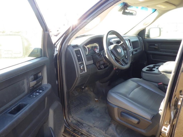 2016-dodge-1500-image-5