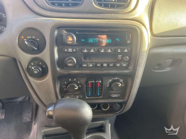 2004-chevrolet-blazer-image-15