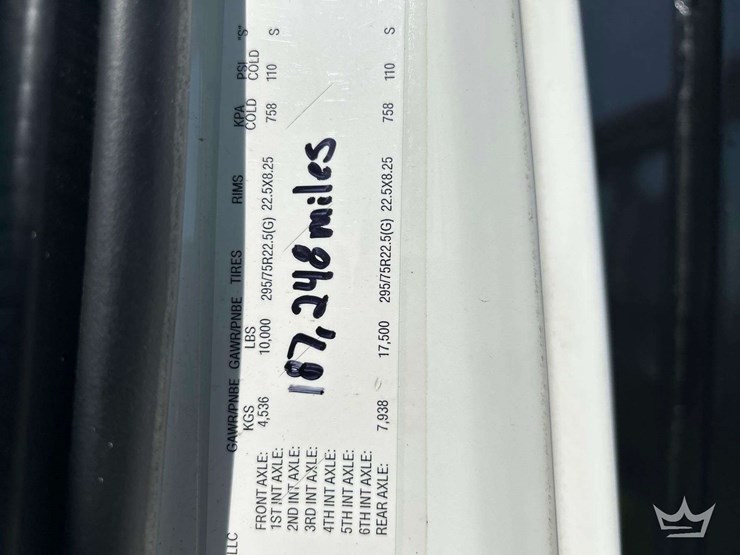 2017-freightliner-m2-106-image-6