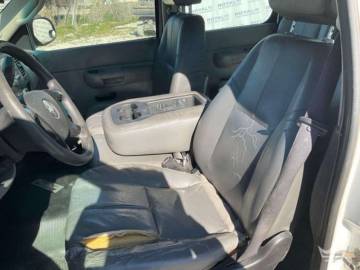 2009-chevrolet-silverado-2500-image-18