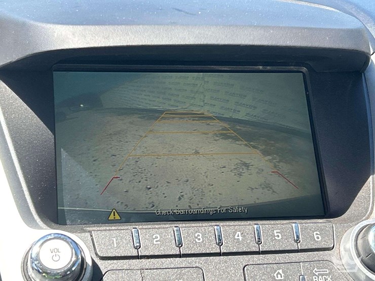 2015-chevrolet-equinox-image-16