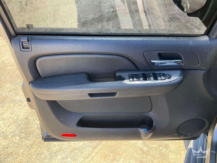 2009-chevrolet-tahoe-image-12