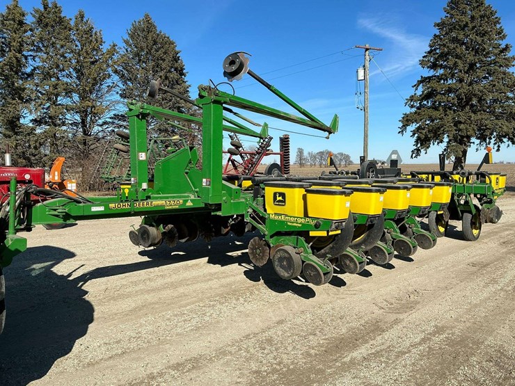2001-john-deere-1770-image-1