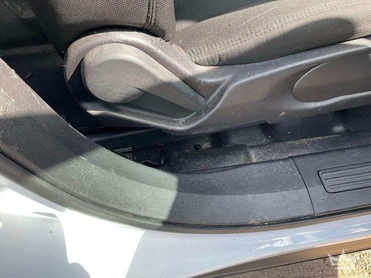 2016-ford-explorer-image-26