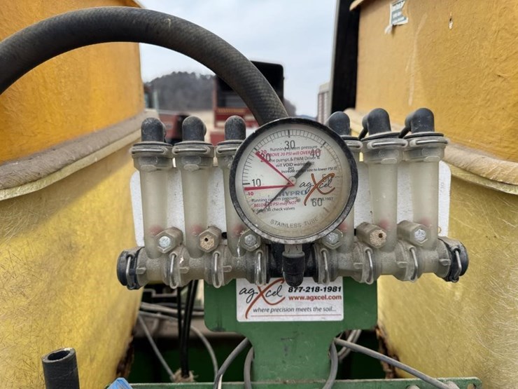 john-deere-1750-image-13