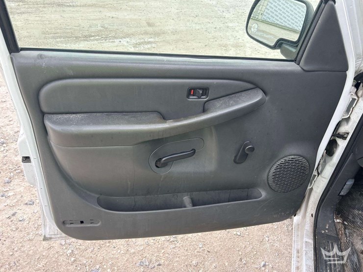 2004-chevrolet-silverado-1500-image-14