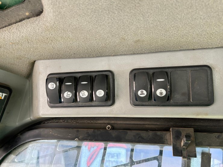 caterpillar-299d2-xhp-image-22