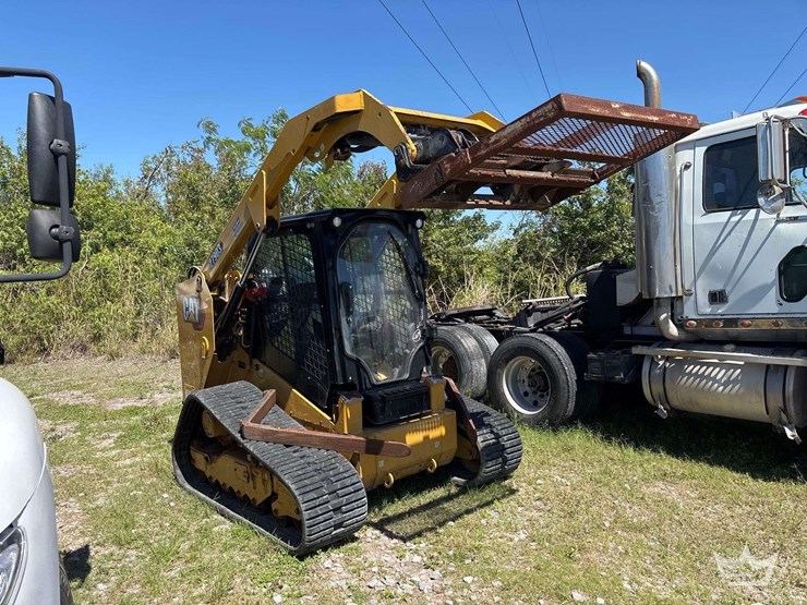 2021-caterpillar-279d3-image-2