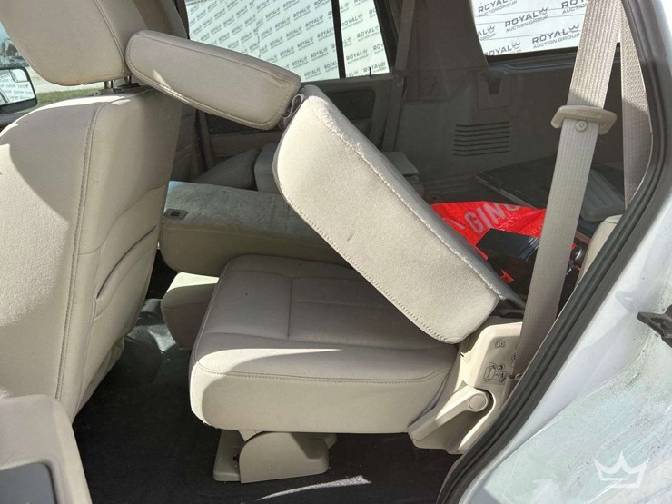 2014-ford-expedition-image-23