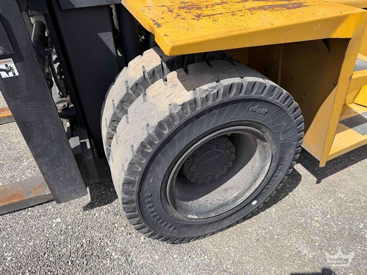 2017-caterpillar-dp70n1-image-19