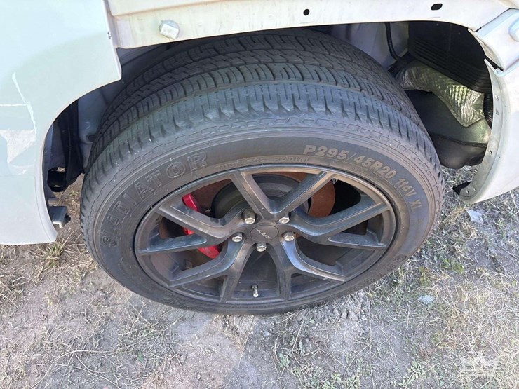 2011-jeep-grand-cherokee-laredo-image-17